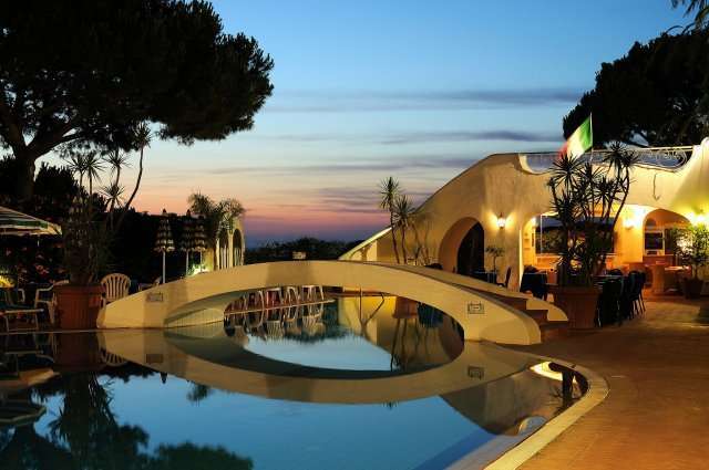 Hotel Terme Villa Teresa - mese di Luglio - offerte - Piscina di notte 2